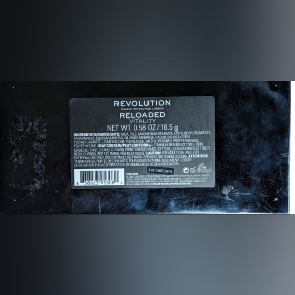 NWT Revolution Beauty Reloaded Vitality 15 color palette 13 matte 2 semi shimmer - Picture 2 of 6